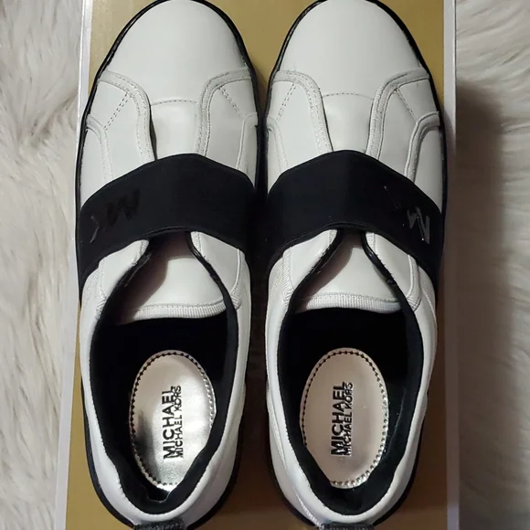Michael Kors leather sneakers - Picture 4 of 9
